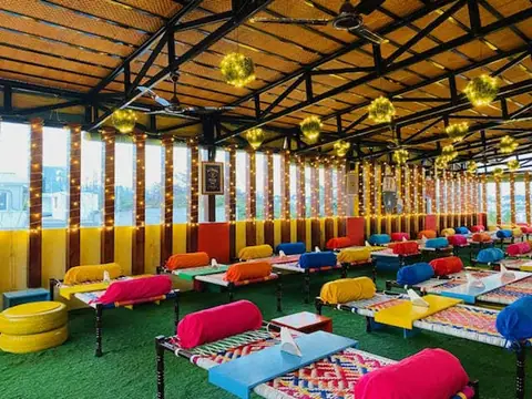 Kapoor's Cafe, restaurant serving north indian, street food in Kethamaranahalli, Bengaluru