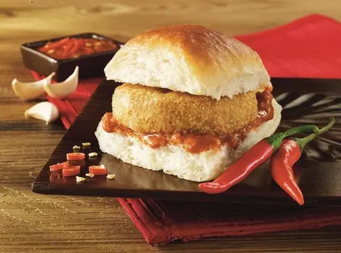 Goli Vada Pav, restaurant serving street food, rolls in Priyadarshini, Bengaluru