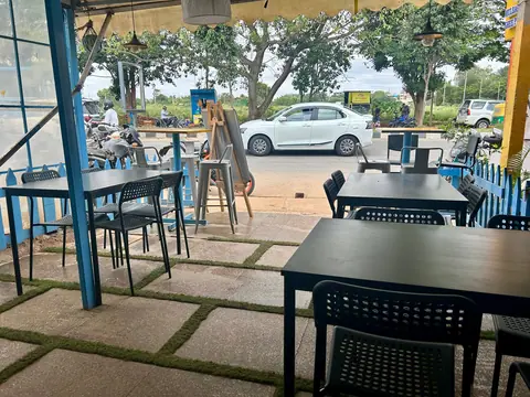 Bong Konnect Cafe, restaurant serving bengali, chinese in Avalahalli, Bengaluru