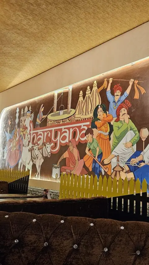 Royal Junction, restaurant serving indian in Ambala