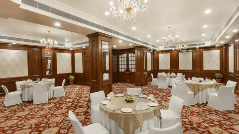 Girnar Sky Lounge, bar in Junagadh