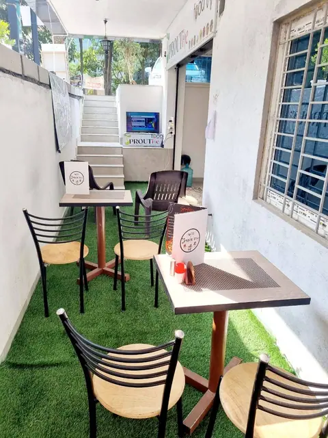 Sproutive Swasthyachintak Pvt. Ltd., restaurant serving sandwich, beverages in Kasavanahalli, Bengaluru