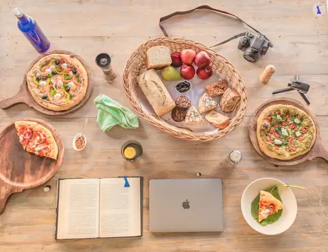 Eating Love, restaurant serving pizza, beverages in Agara, Bengaluru