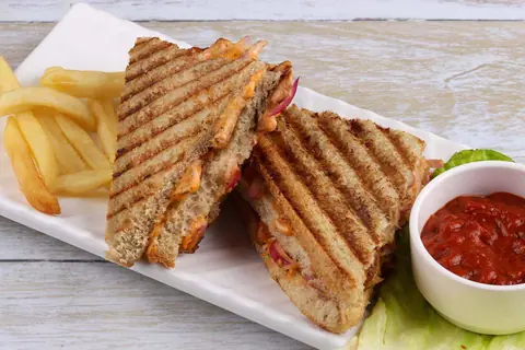 Nandana Bakes And Cafe, restaurant serving sandwich, street food in Hulimangala, Bengaluru