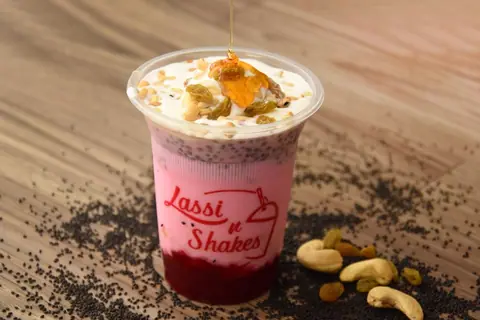 Lassi n Shakes Malakpet, cafe serving beverages, coffee in Moosarambagh, Hyderabad