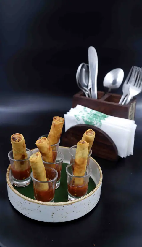 Walk In The Woods, restaurant in Gharroli, Ghaziabad