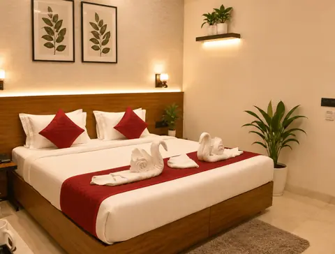 Hotel 7-B, bar in Kartaula, Chhatarpur