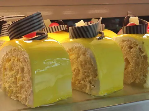 Cremee Fresh Cake and Snacks, bakery serving bakery in G.M Palya, Bengaluru