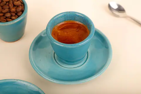 Blue Tokai Coffee Roasters, cafe serving coffee, beverages in Breach Candy, Mumbai