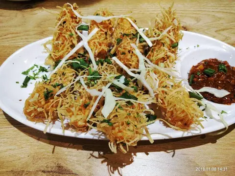 Aamantran Veg Restaurant, restaurant serving chinese, north indian in Panvel