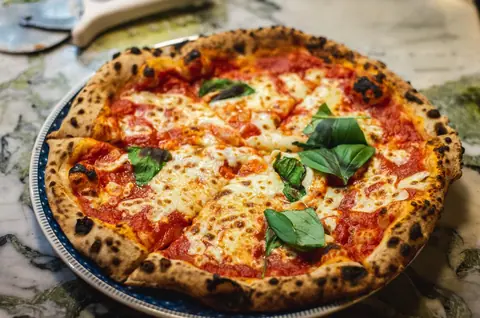 Sri's TinyTalian | ಶ್ರೀ'ಸ್ ಟೈನಿಟಾಲಿಯನ್, restaurant serving pizza, american in Padmanabhanagara, Bengaluru