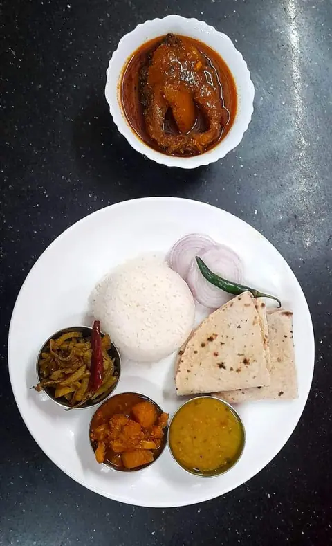 Sri Isha Tiffins, restaurant serving north indian, street food in Hulimangala, Bengaluru