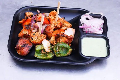 Kushal Bhojnalaya, restaurant serving indian in Rohini, Delhi