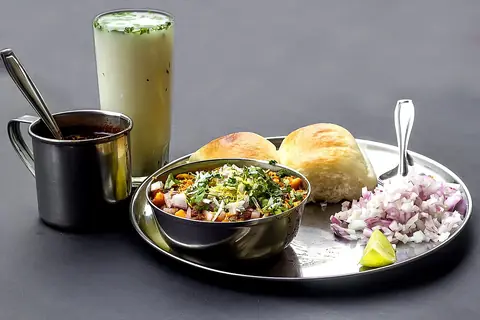 Representative photo of misal pav food